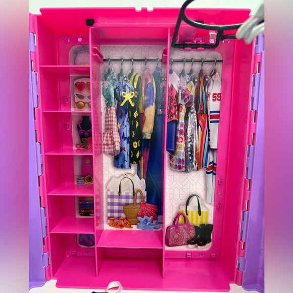 Ballerina Barbie and Carrying Closet Organizer - Picture 3 of 9